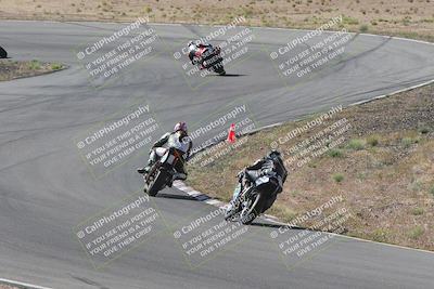 media/Apr-20-2025-AHRMA (Sun) [[393a79c373]]/Race/group 10 early race/Turn 4b/